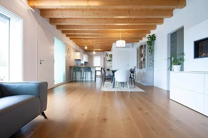 Living con parquet in rovere prefinito a Bologna