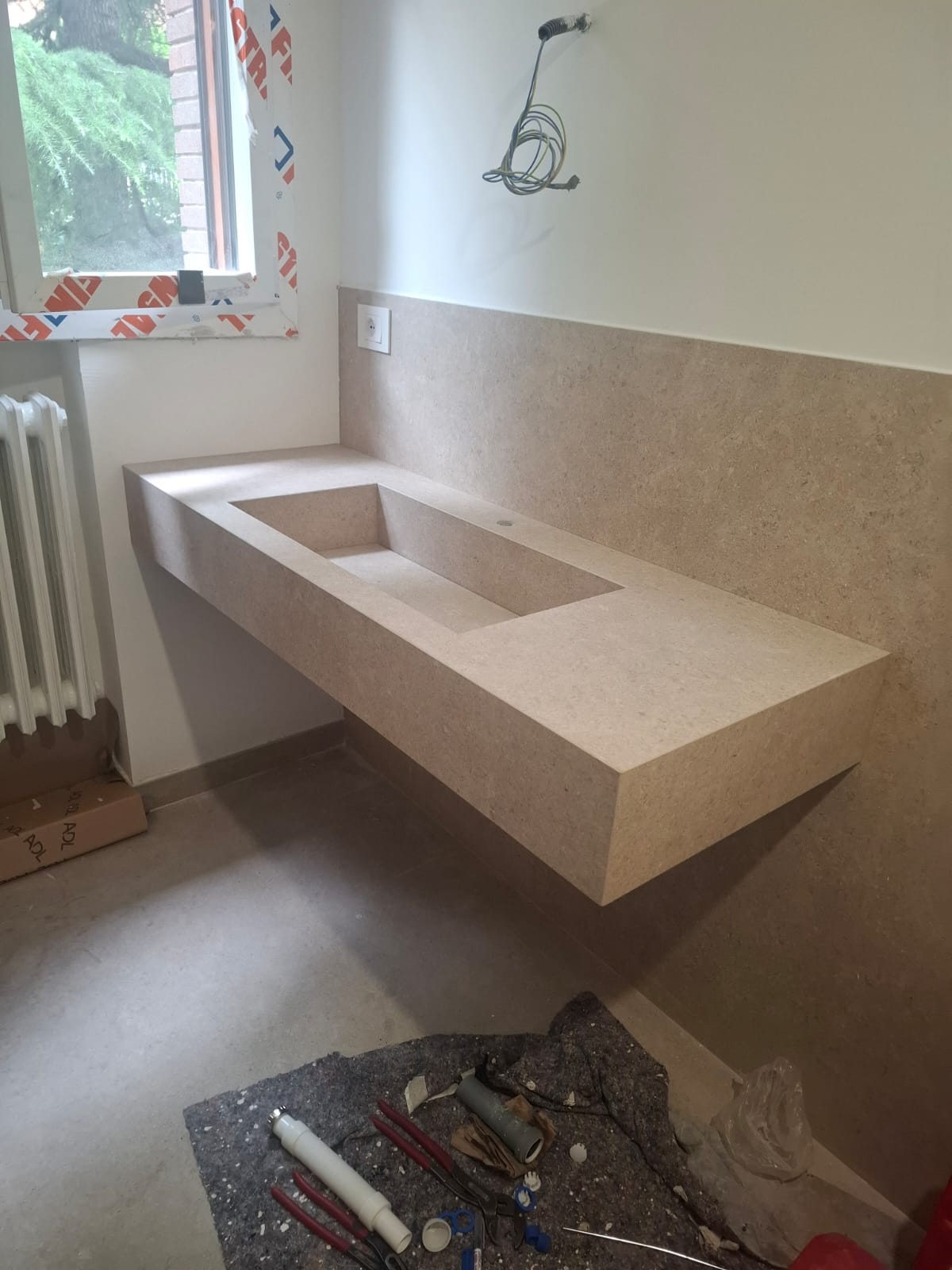 Lavabo in pietra naturale su misura