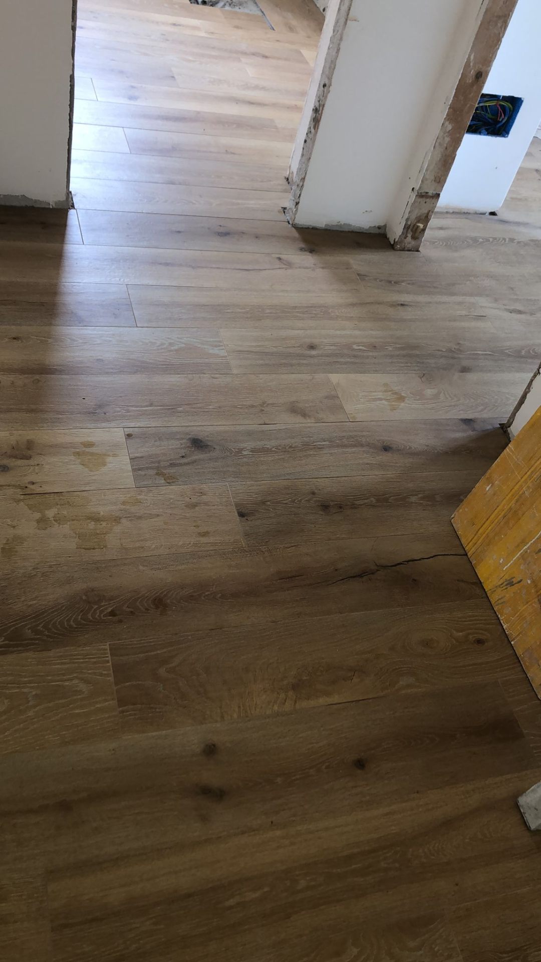 Posa parquet rovere corridoio cantiere