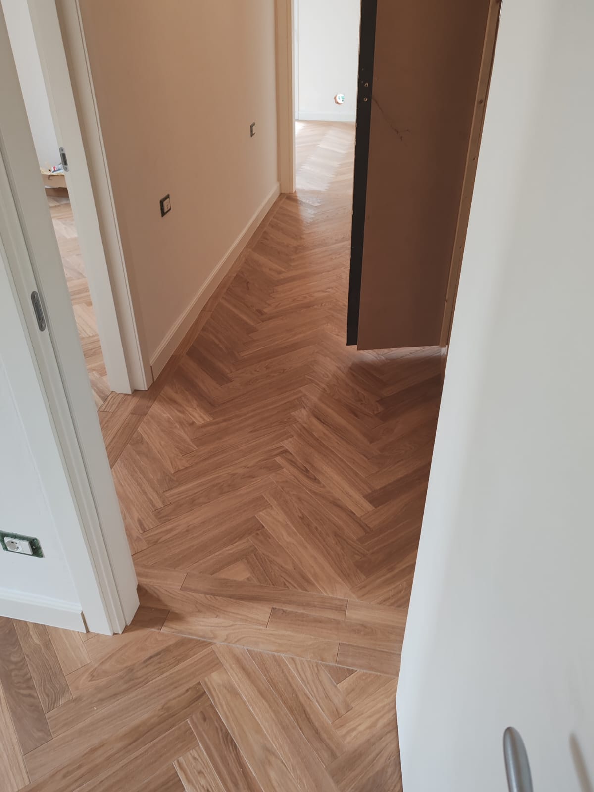 Parquet spina di pesce corridoio